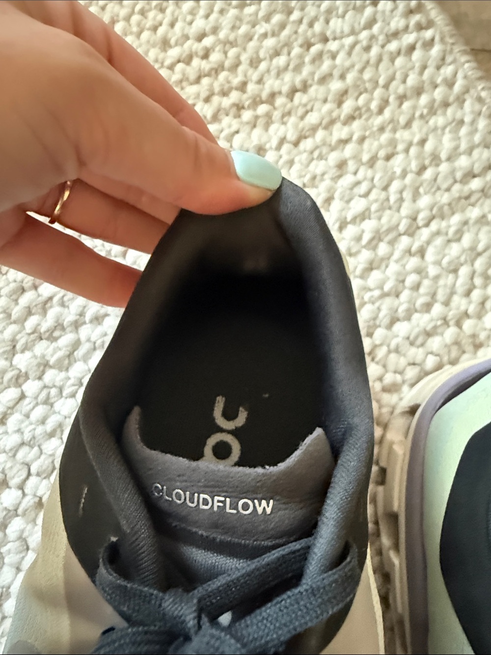 On Running Women's Cloudflow Running Shoes - Light Gray with Black Accents 8.5 - Picture 6 of 6